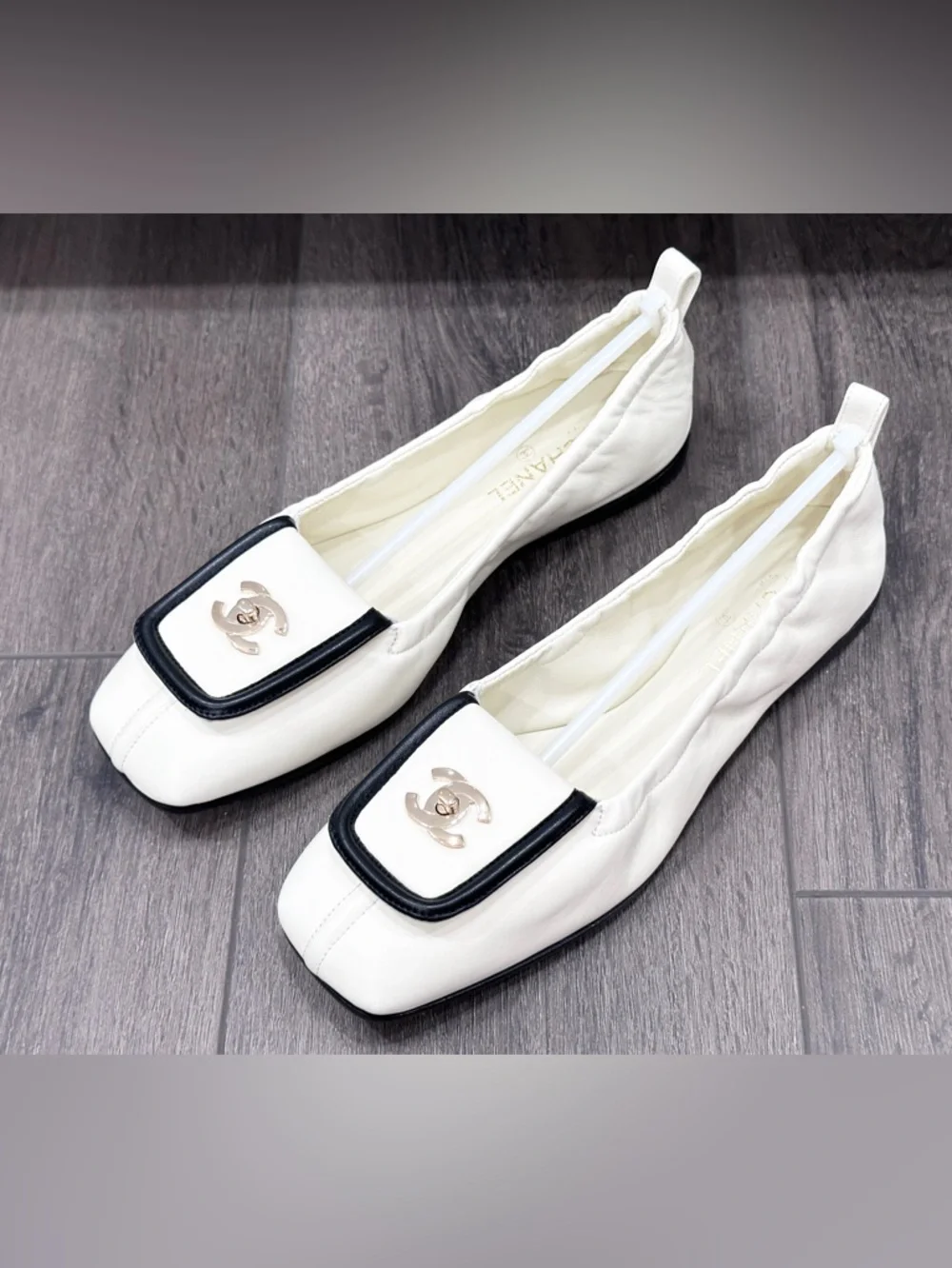 CHANEL BLAZY WHITE SQUARE TOE LEATHER CRUNCHY FLATS GOLD TURN LOCK CC LOGO 36.5 - Picture 6 of 16